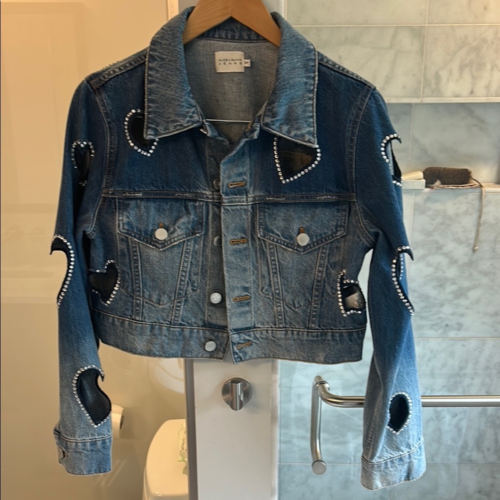 Alice + Olivia JEFF HEART EMBELLISHED CROPPED DENIM JACKET